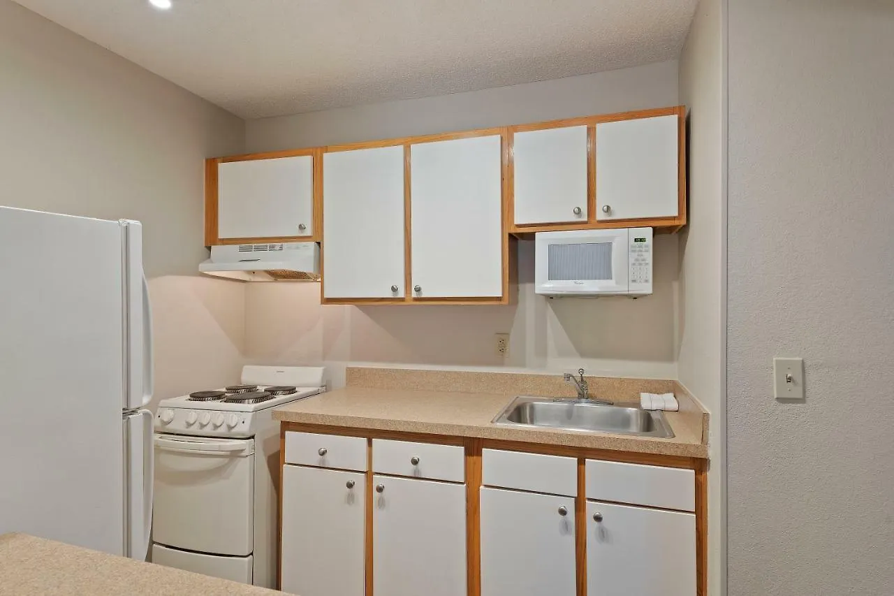 Extended Stay America Select Suites - Charlotte - University Place - E Mccullough Dr Otel